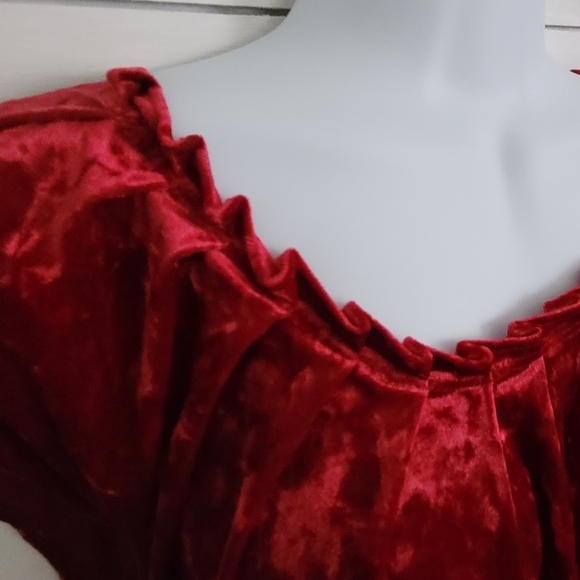 LC Lauren Conrad red velvet women's top size medium - Picture 4 of 10